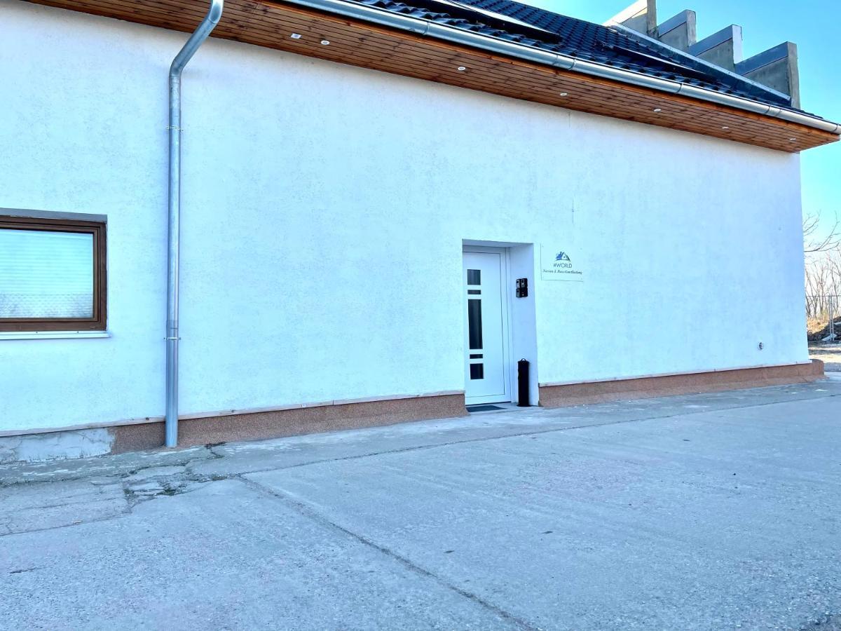 Apartment #world Monteur
